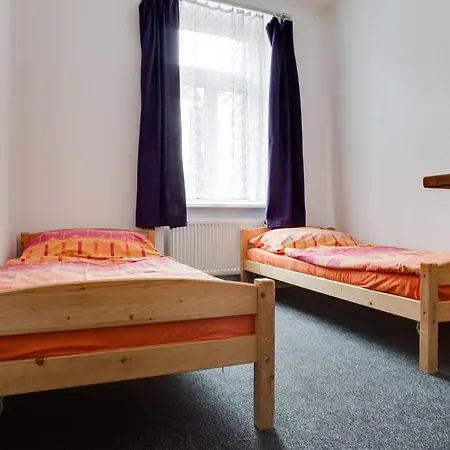Hostel Holeckova Πράγα
