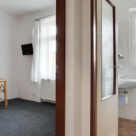 Hostel Holeckova