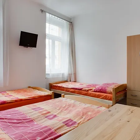 Holeckova Hostel Praag