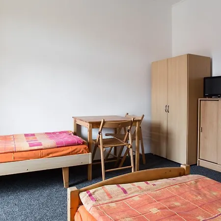 Hostel Holeckova *